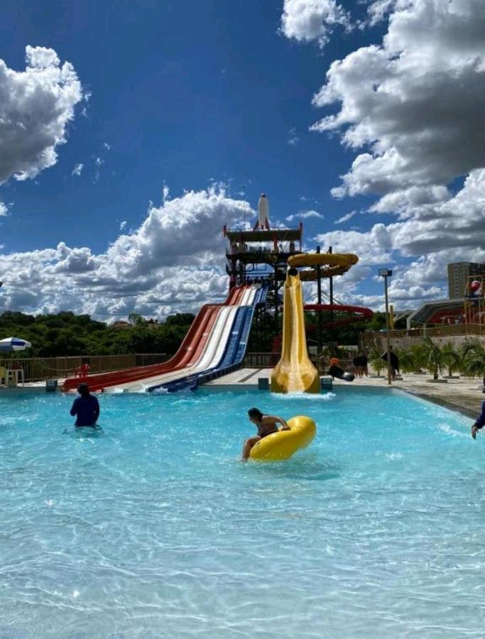 Piazza Diroma Acesso Diroma Acqua Park Gratuito Star Temporada Aparthotel Caldas Novas Exterior photo